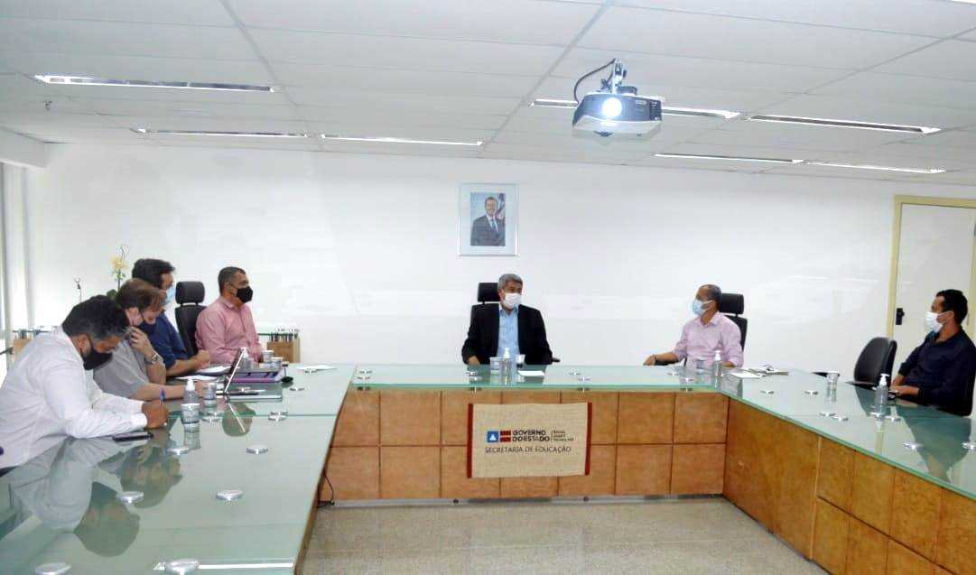 Camacã: A pedido do Prefeito Paulo do Gás, Colégio Polivalente será restruturado na área de esporte e construção de auditório